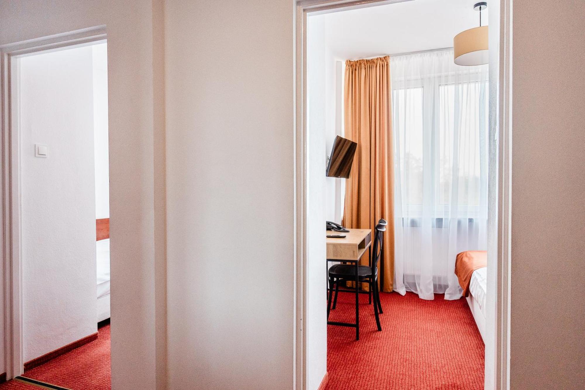 גיז'יצקו Hotel Wodnik מראה חיצוני תמונה