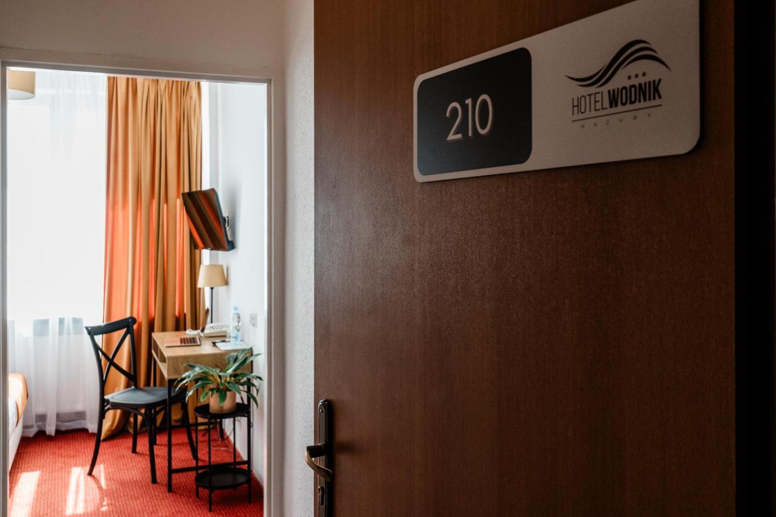 גיז'יצקו Hotel Wodnik מראה חיצוני תמונה